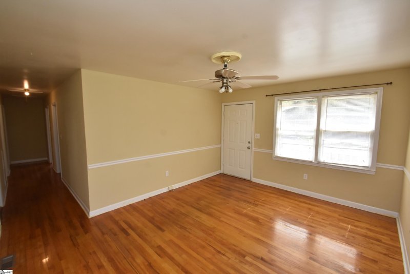 Property image 3 at 3 Crofton Drive, Greenville, SC 29605