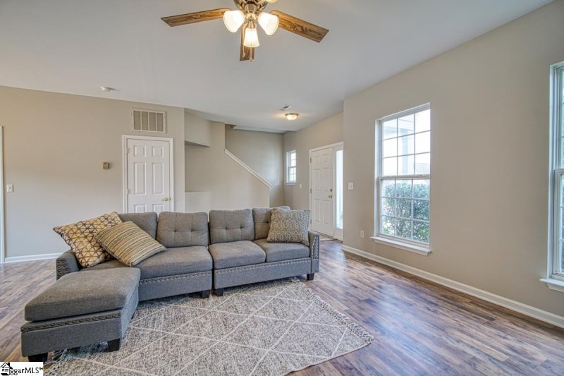 Property image 2 at 1 Crestbrook Drive, Greenville, SC 29607