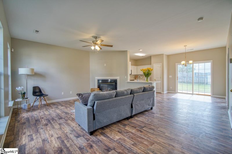 Property image 4 at 1 Crestbrook Drive, Greenville, SC 29607