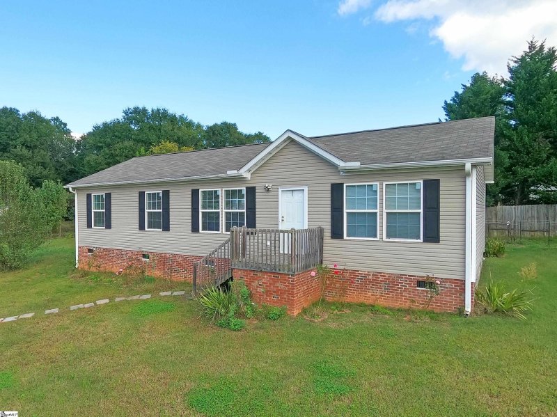 Property image 2 at 302 Sagewood Court, Fountain Inn, SC 29644-5248