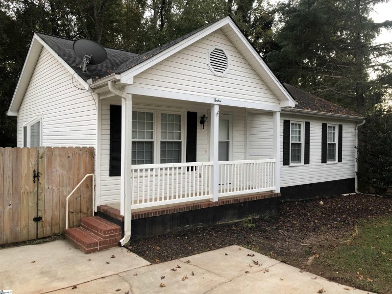Property image 2 at 12 Cooperfield Avenue, Piedmont, SC 29673