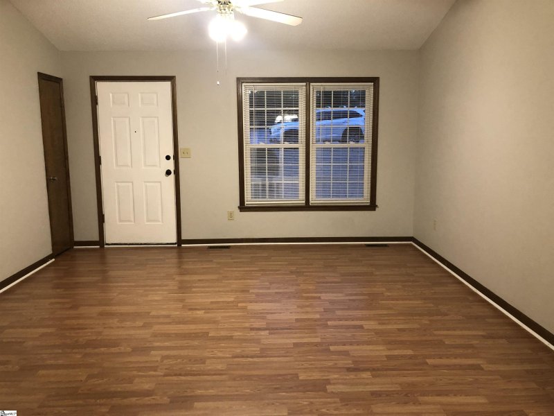 Property image 3 at 12 Cooperfield Avenue, Piedmont, SC 29673