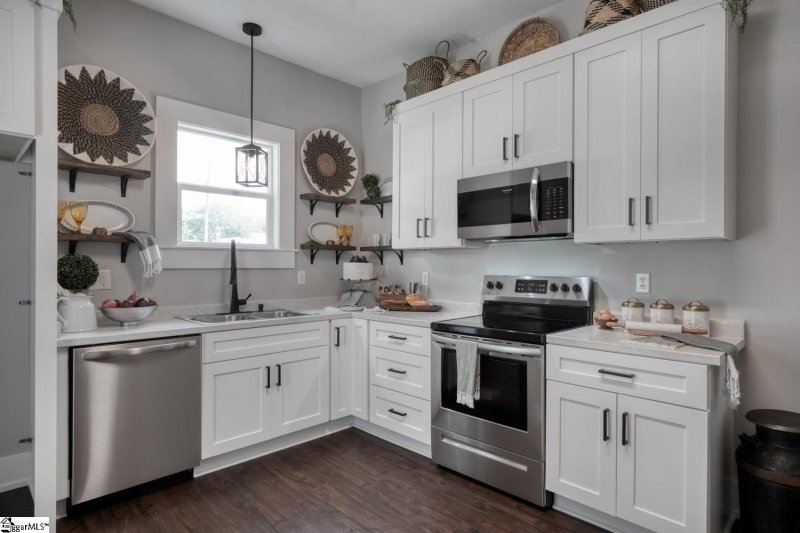 Property image 2 at 202 Woodside Circle, Simpsonville, SC 29681-2546