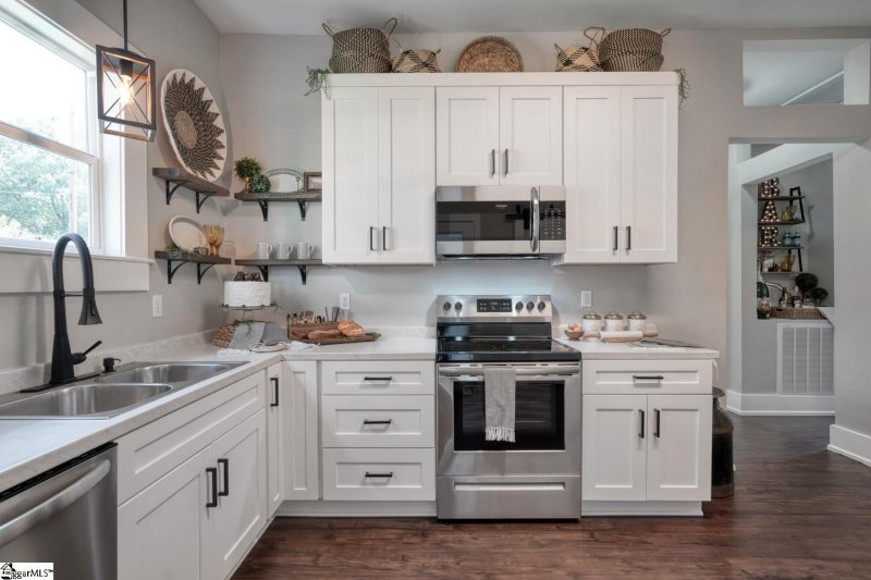 Property image 3 at 202 Woodside Circle, Simpsonville, SC 29681-2546