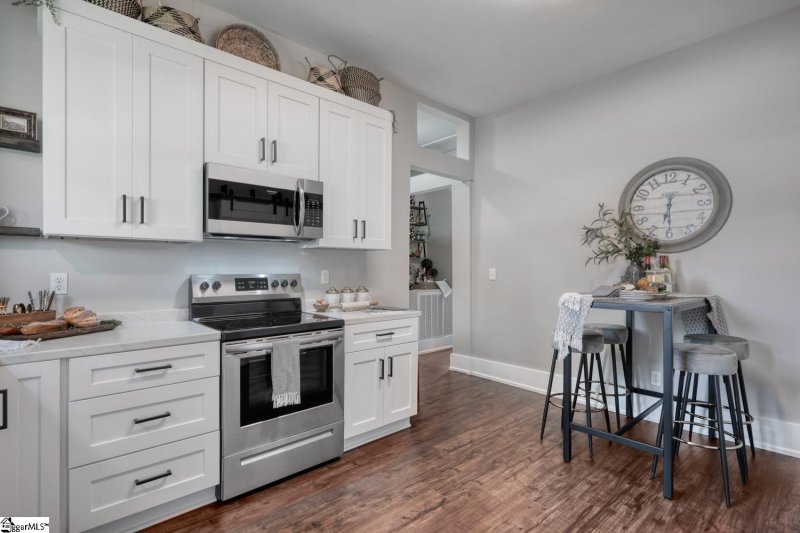 Property image 4 at 202 Woodside Circle, Simpsonville, SC 29681-2546