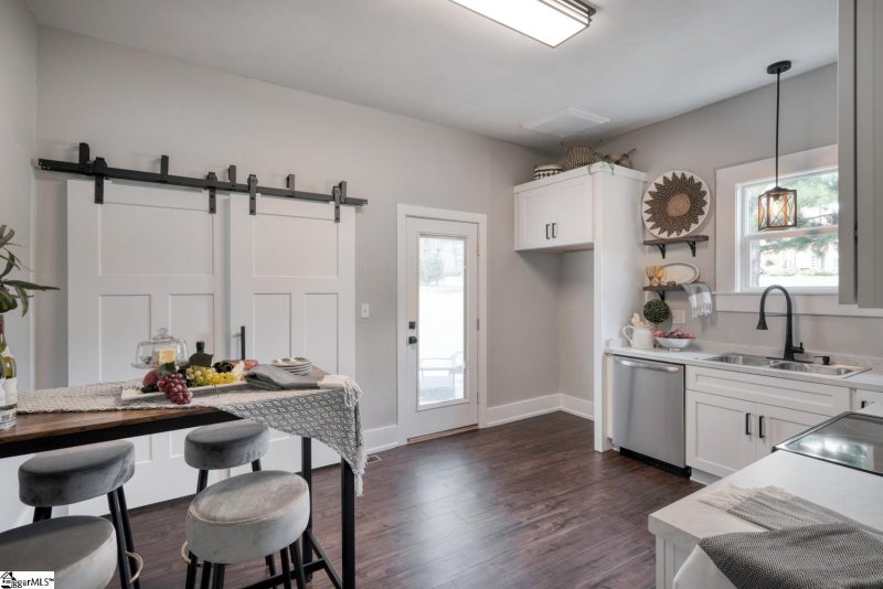 Property image 5 at 202 Woodside Circle, Simpsonville, SC 29681-2546