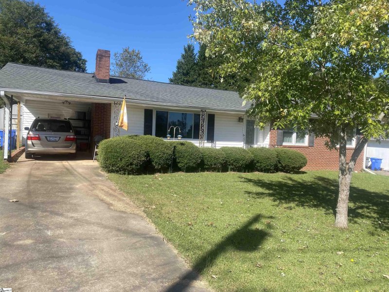 Property image 2 at 102 Parkdale Drive, Greenville, SC 29611