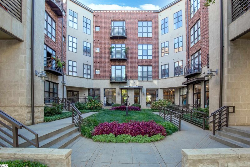 224 S Laurens Street