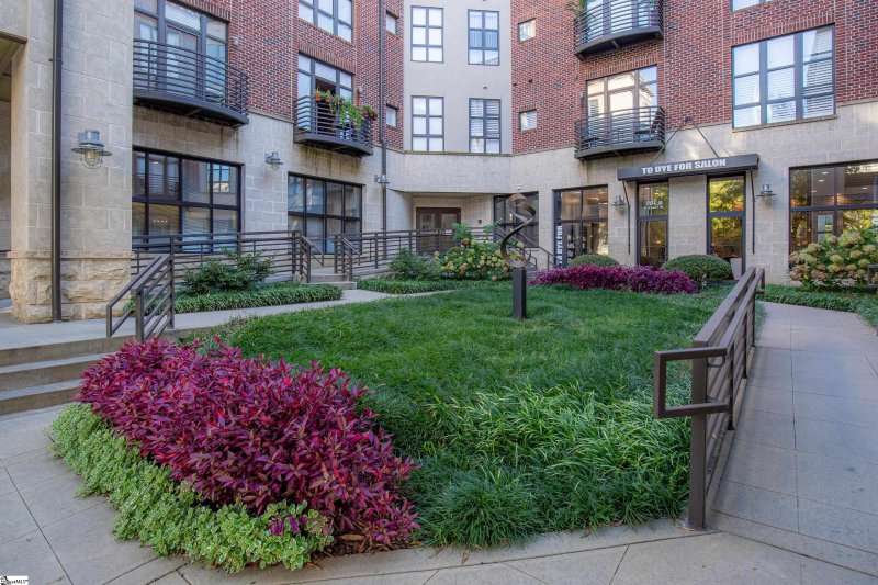 Property image 2 at 224 S Laurens Street, Greenville, SC 29601