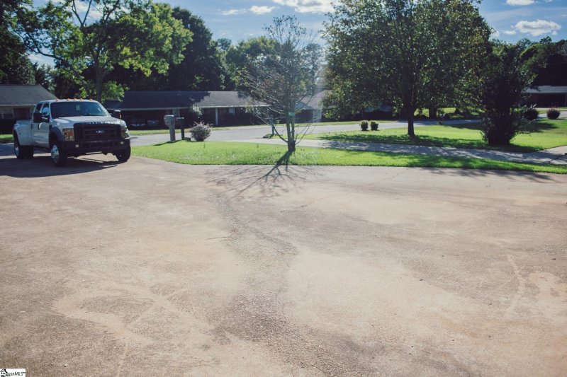 Property image 2 at 4207 Chaffee Road, Spartanburg, SC 29301-3513