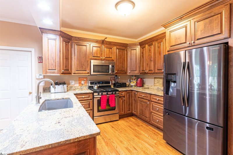 Property image 5 at 206 CHARIOT Lane, Simpsonville, SC 29681