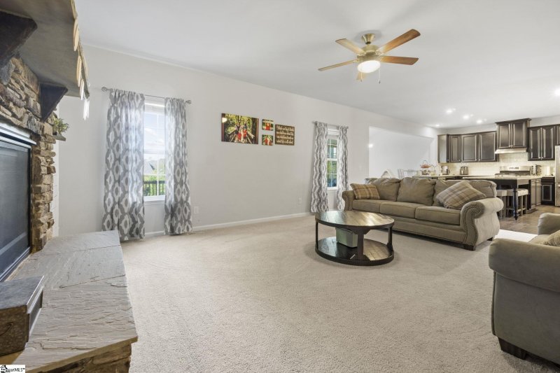 Property image 4 at 4 Fawn Hill Drive, Simpsonville, SC 29681