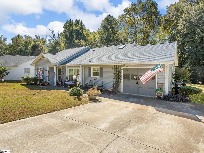 Property image 2 at 18 Boxelder Lane, Simpsonville, SC 29680