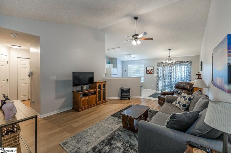 Property image 2 at 7 Pinellas Court, Simpsonville, SC 29680