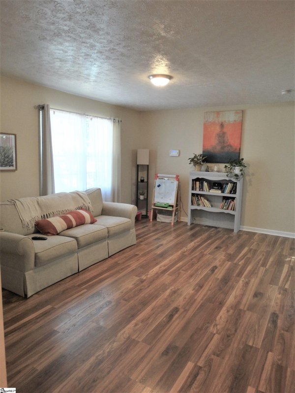 Property image 5 at 6 Idlewild Avenue, Greenville, SC 29605