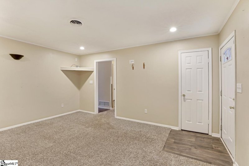 Property image 2 at 34 Charterhouse Avenue, Piedmont, SC 29673