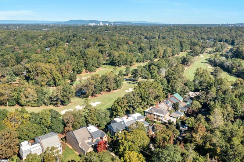 Property image 4 at 10 Hidden Hills Drive, Greenville, SC 29605