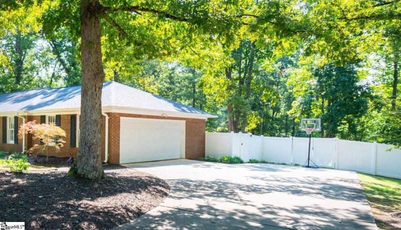 Property image 2 at 101 Bexhill Court, Greenville, SC 29609