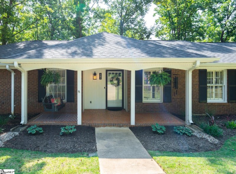 Property image 3 at 101 Bexhill Court, Greenville, SC 29609