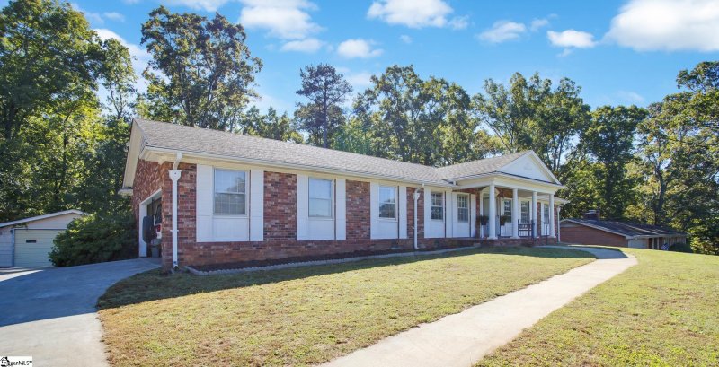 Property image 2 at 105 S Folkshire Court, Greenville, SC 29611-3068
