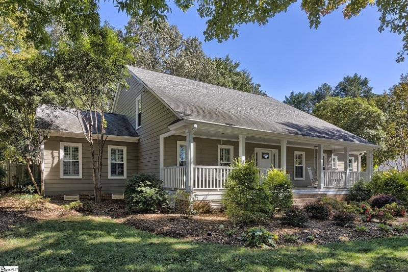 Property image 2 at 211 Governor's Square, Greer, SC 29650