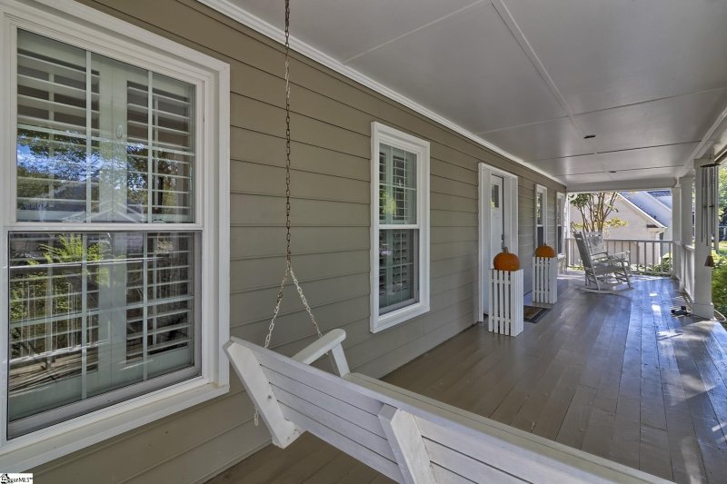 Property image 3 at 211 Governor's Square, Greer, SC 29650