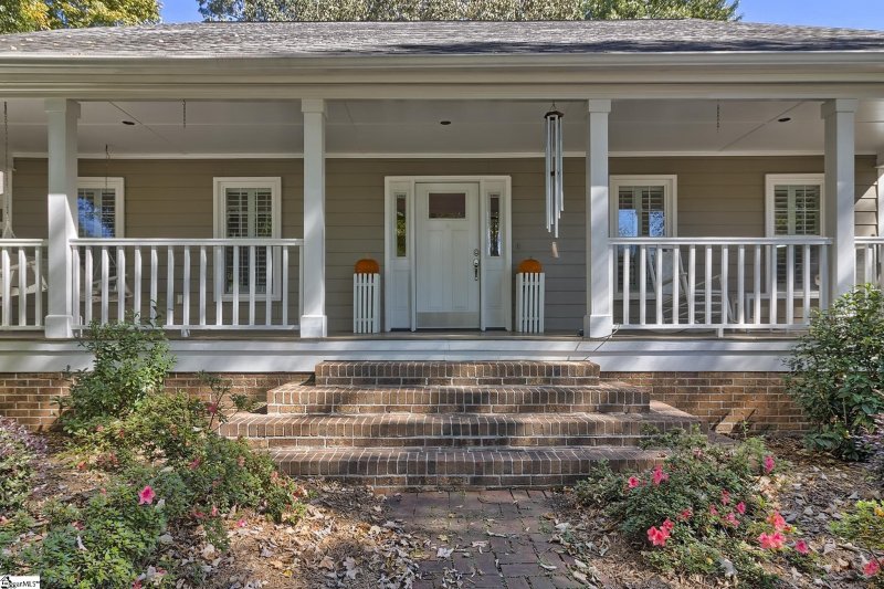 Property image 4 at 211 Governor's Square, Greer, SC 29650