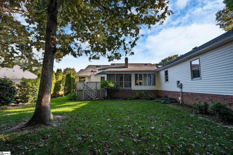 Property image 5 at 110 W Hackney Road, Greer, SC 29650