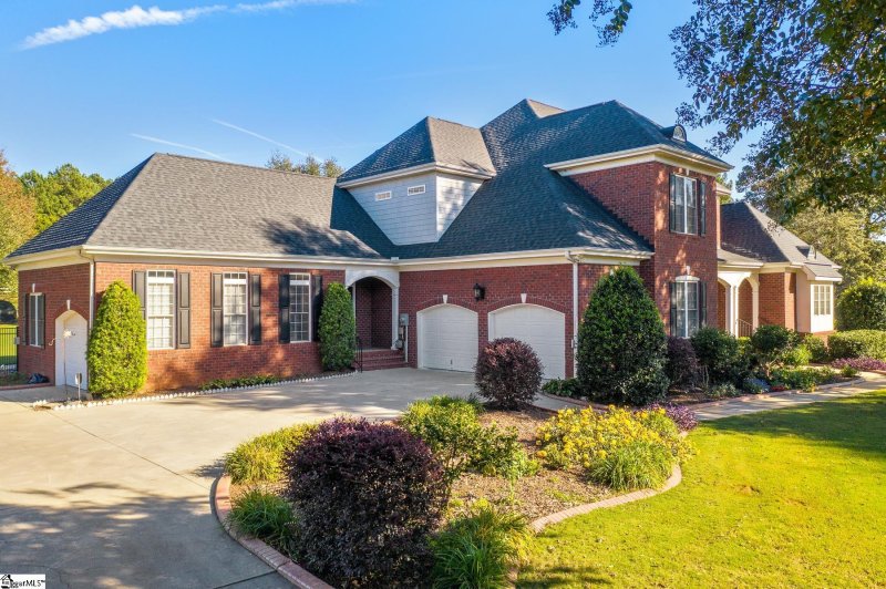 Property image 3 at 100 Chickasaw Run, Williamston, SC 29697