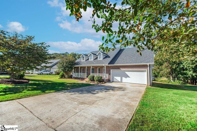 Property image 2 at 5 E Fieldsparrow Court, Greenville, SC 29615