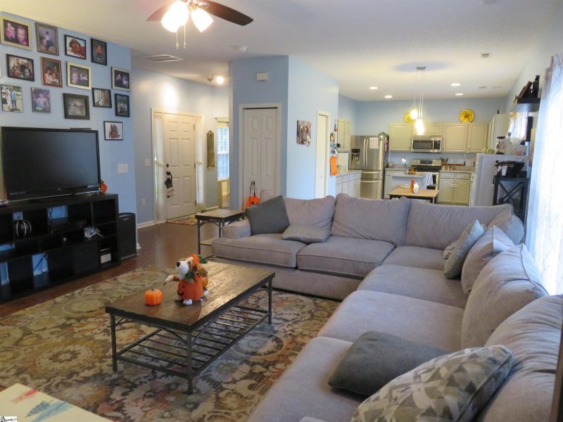 Property image 3 at 844 Thornbird Circle, Boiling Springs, SC 29316