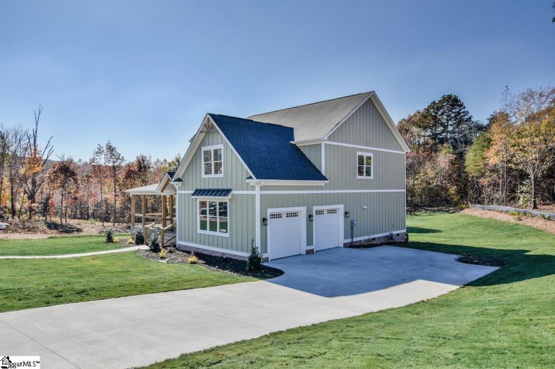 Property image 2 at 102 Pinelands Place, Travelers Rest, SC 29690