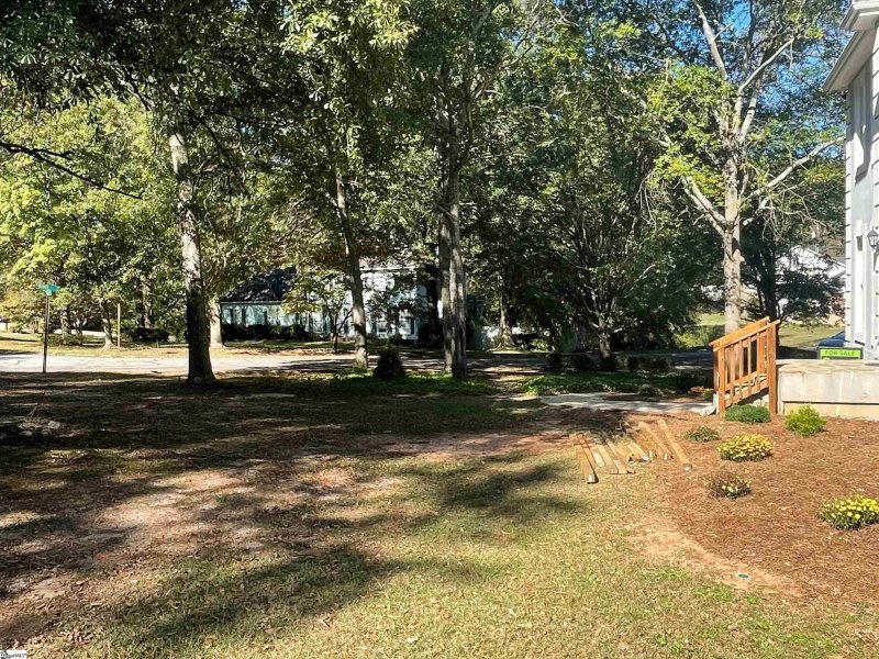 Property image 2 at 412 Dover Court, Anderson, SC 29625