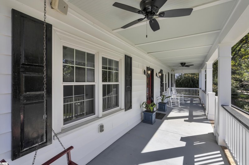 Property image 3 at 8 Waccamaw Circle, Greenville, SC 29605