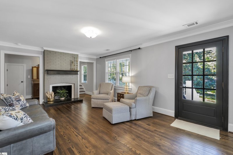 Property image 4 at 8 Waccamaw Circle, Greenville, SC 29605