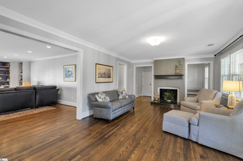 Property image 5 at 8 Waccamaw Circle, Greenville, SC 29605