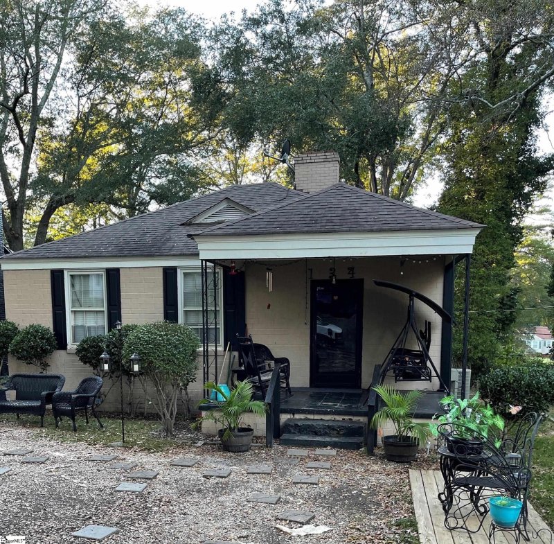 Property image 2 at 134 White Oak Road, Spartanburg, SC 29301