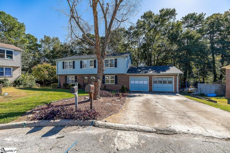 Property image 3 at 440 Devonwood Court, Taylors, SC 29687-4206