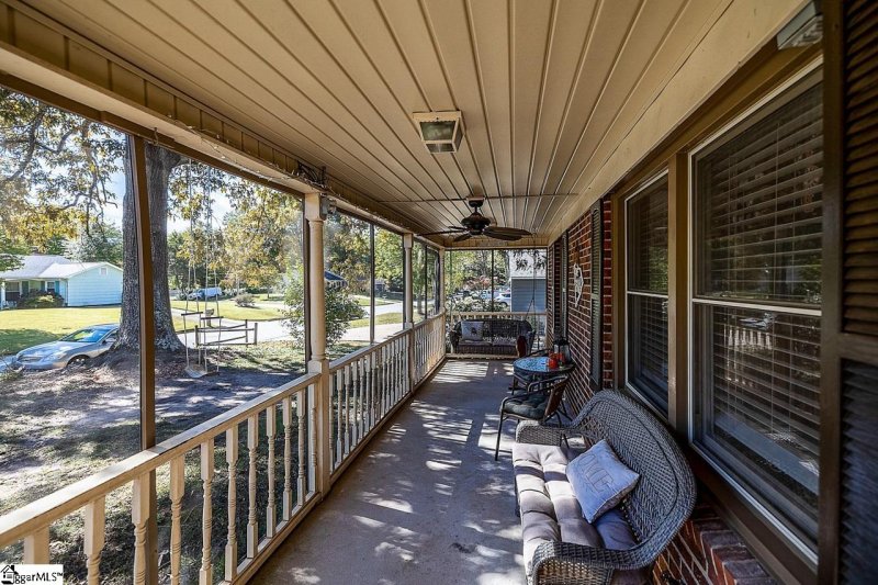 Property image 3 at 8 Clearfield Road, Greenville, SC 29607