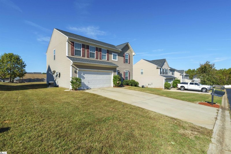 Property image 3 at 621 Brightwell Drive, Boiling Springs, SC 29316