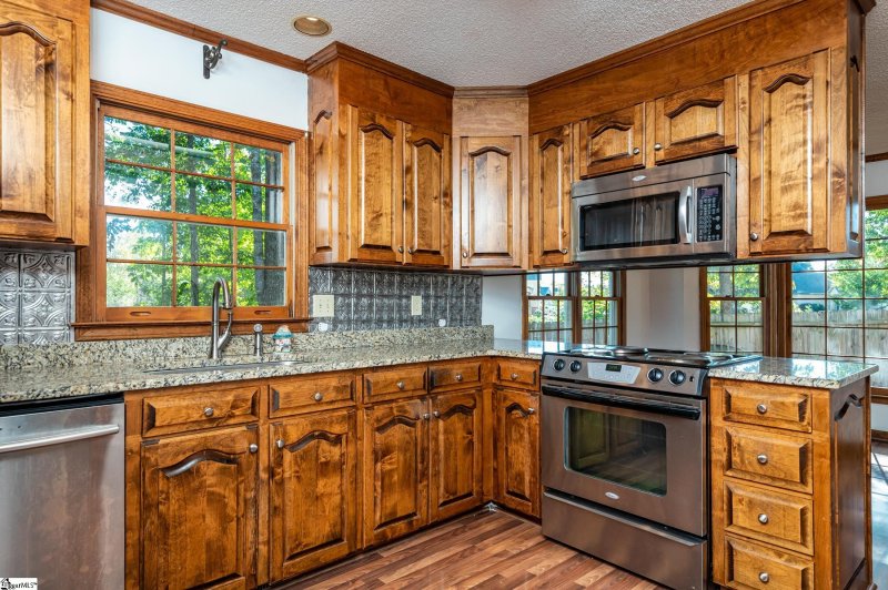 Property image 4 at 306 Spring Lake Loop, Simpsonville, SC 29681