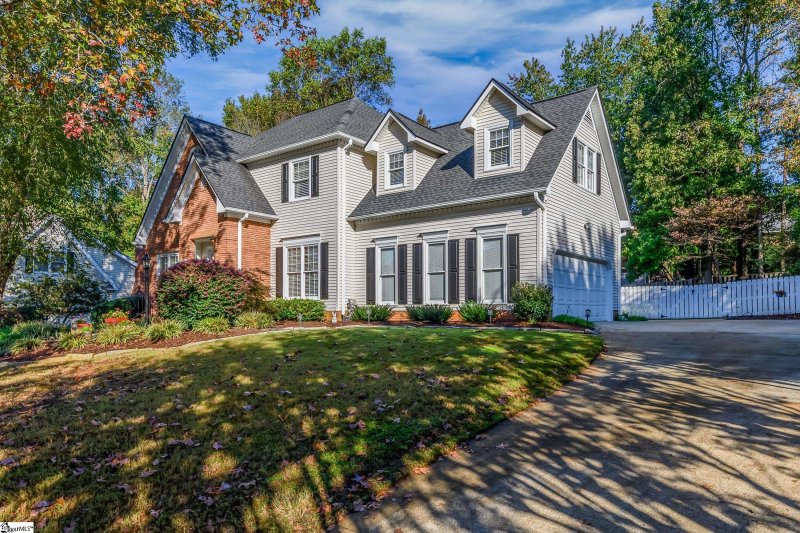 Property image 2 at 208 Holly Crest Circle, Simpsonville, SC 29681