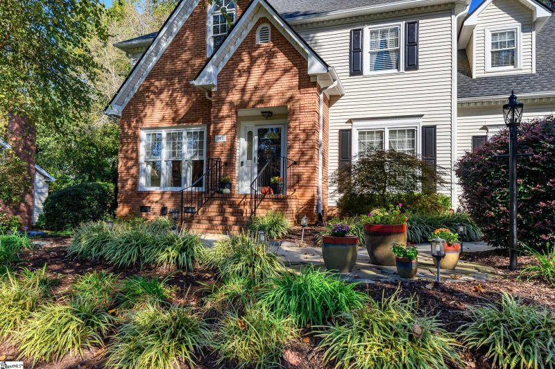 Property image 3 at 208 Holly Crest Circle, Simpsonville, SC 29681