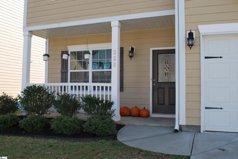 Property image 2 at 220 Elmhaven Drive, Simpsonville, SC 29681