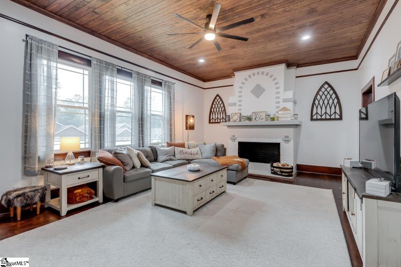 Property image 5 at 7 Maplecroft Street, Greenville, SC 29609