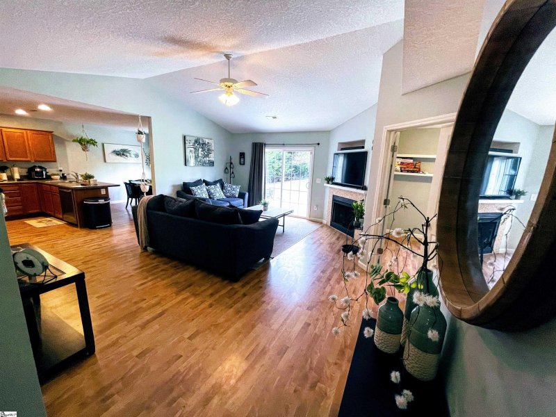 Property image 2 at 112 Baltic Avenue, Anderson, SC 29621