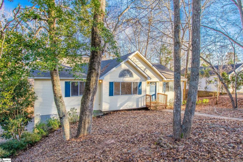 Property image 4 at 1607 winding Way, Taylors, SC 29687-4441