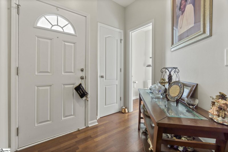 Property image 3 at 121 Pine Walk Drive, Greenville, SC 29651