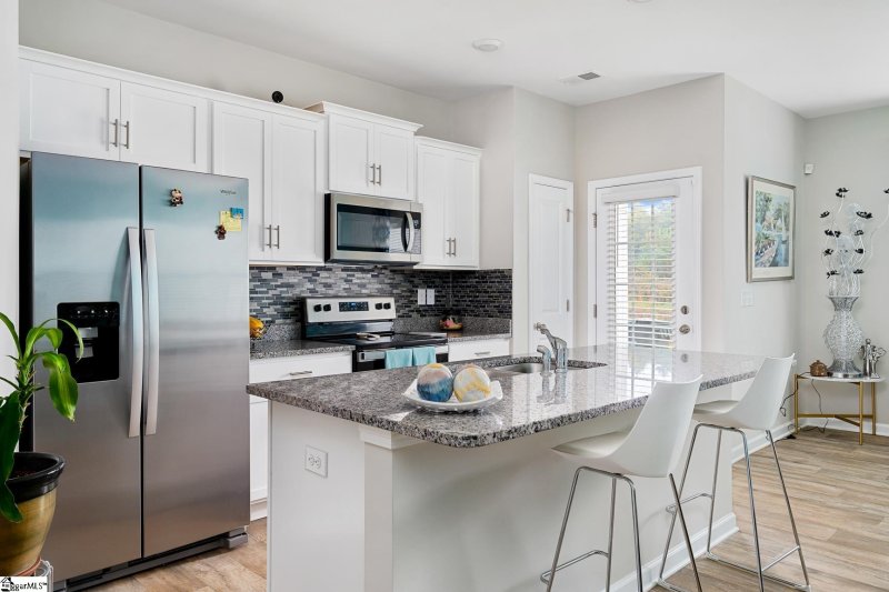 Property image 5 at 25 Moorlyn Lane, Greer, SC 29650