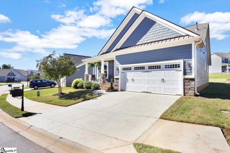 Property image 4 at 156 Bur Oak Drive, Taylors, SC 29687